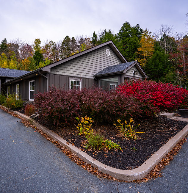 Building exterior of Dr. Ryan Thomas Dentistry